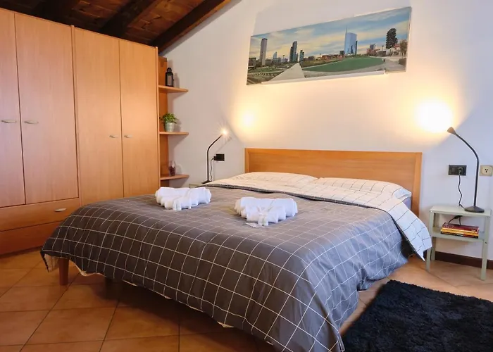 10\' From Malpensa Casa Moderna, Netflix & Wi-Fi