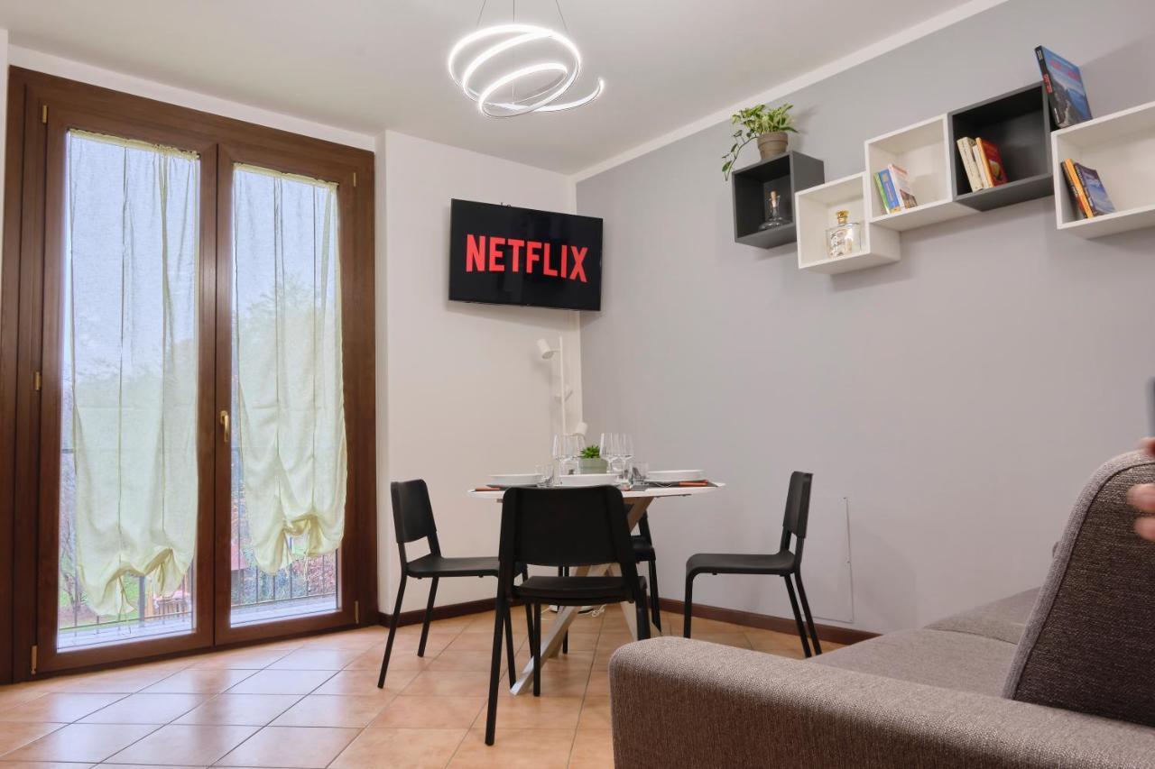 10' From Malpensa Casa Moderna, Netflix & Wi-fi Casorate Sempione