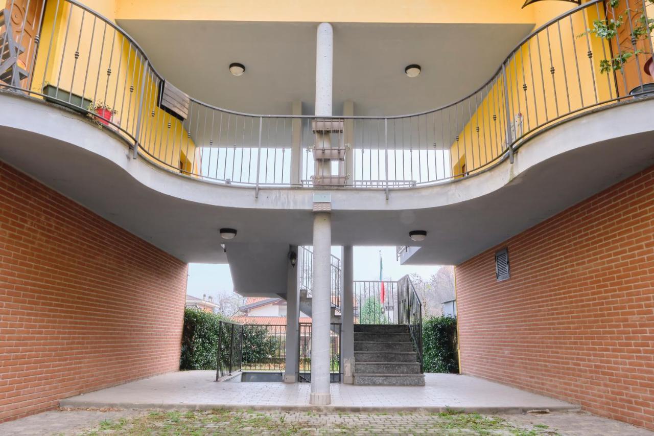 10' From Malpensa Casa Moderna, Netflix & Wi-fi Apartment *