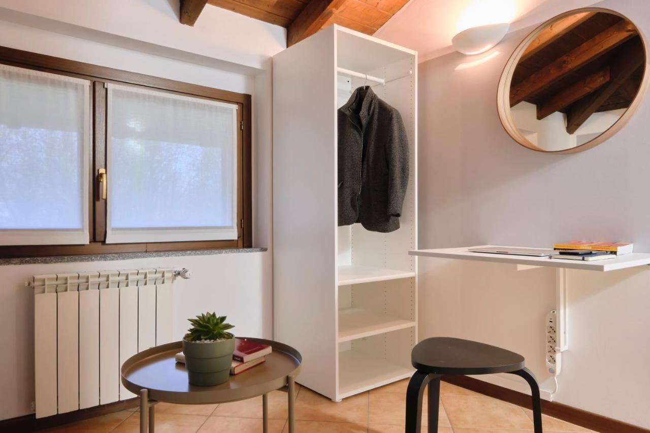 10' From Malpensa Casa Moderna, Netflix & Wi-fi Apartment Casorate Sempione