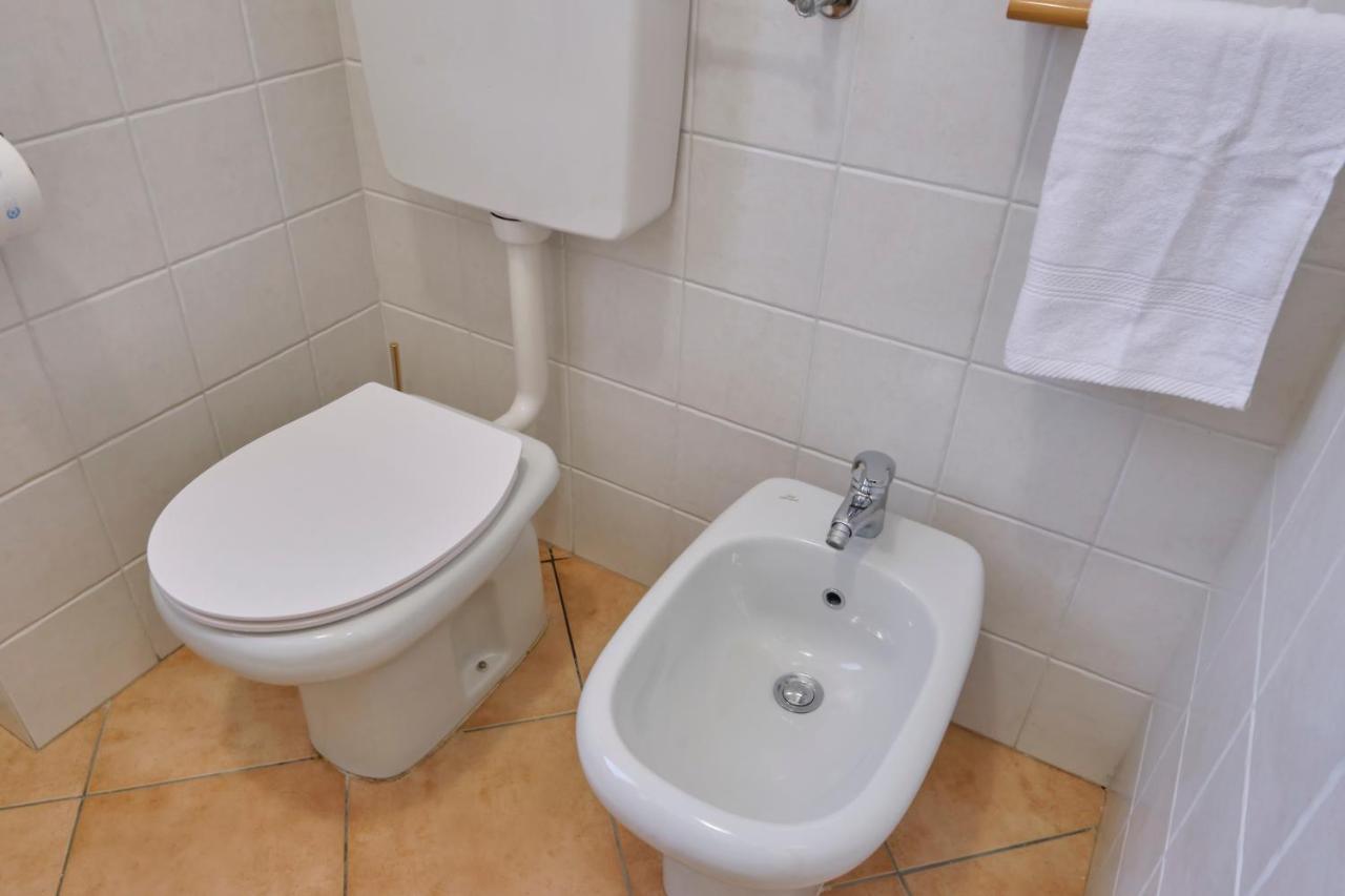 10' From Malpensa Casa Moderna, Netflix & Wi-fi Apartment *